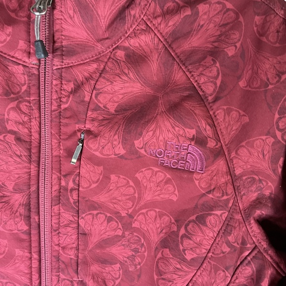 The North Face Apex Bionic Jacket Bordeaux Burgundy Style AMVXCM7 Womens Size M - Picture 2 of 11